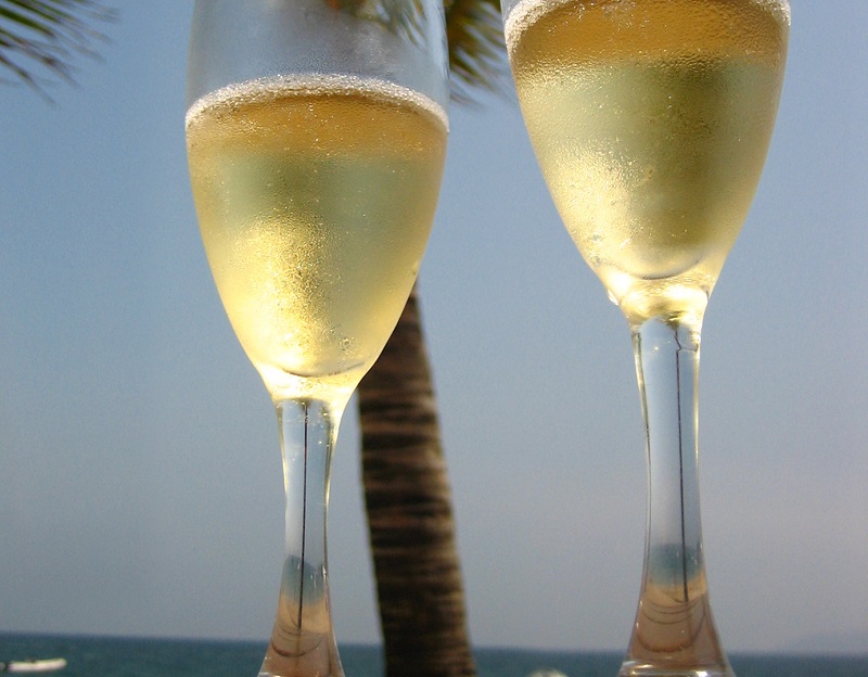 Фото два бокала шампанского в домашних условиях